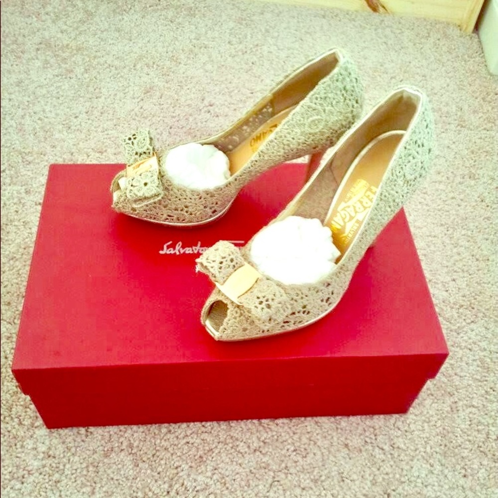 Authentic Salvatore Ferragamo Specialoccasion heel